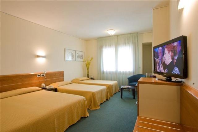 Ca' Delle Rose Hotel Castelfranco Veneto Cameră foto